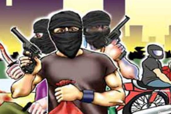 Elderly doctor couple robbed at gun point in Gurugram