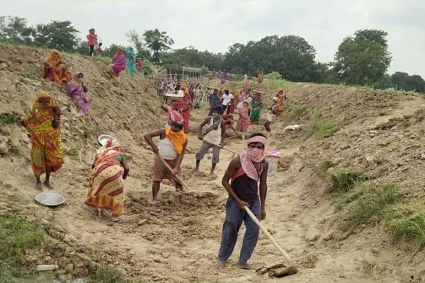 MNREGA became the support of laborers, 114 percent got more work than last year in July