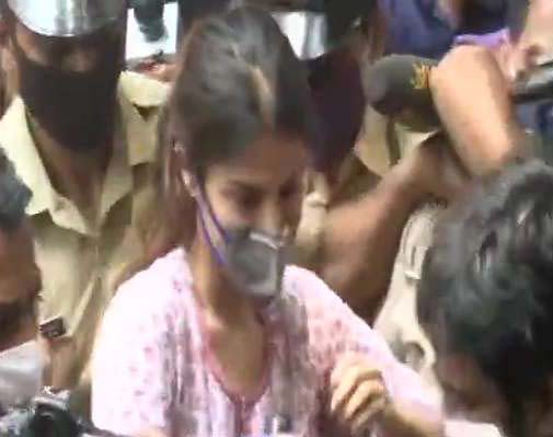 NCB is interrogating Riya Chakraborty, may be arrested today