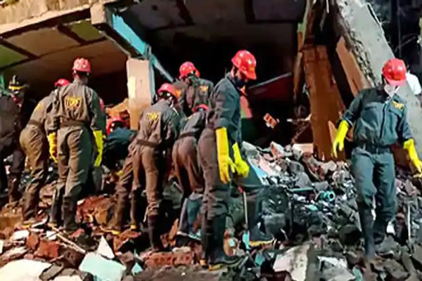 The death toll reached 35 in a collapsed building in Thane.