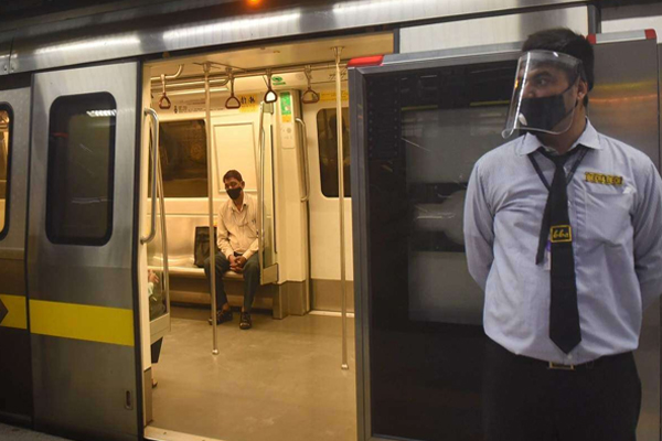 CISF appeals to Metro passengers to bring minimum luggage