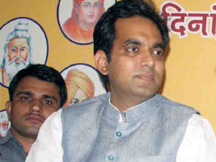 Rajnath Singh's MLA son Pankaj Singh Corona positive