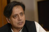 Shashi Tharoor attacked the government, saying - the government has got a chance to 'hide face' in crisis