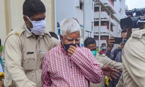 Fodder scam: Lalu Yadav gets bail, but will continue in jail
