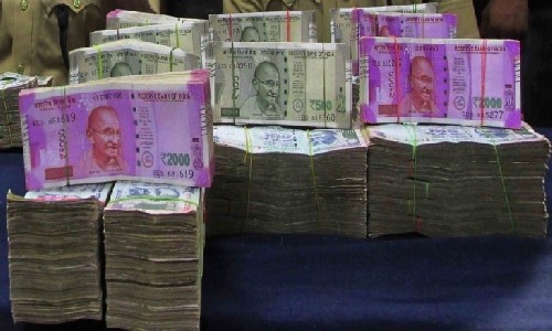 19 crore material including three and a half lakh cash was seized in Madhya Pradesh