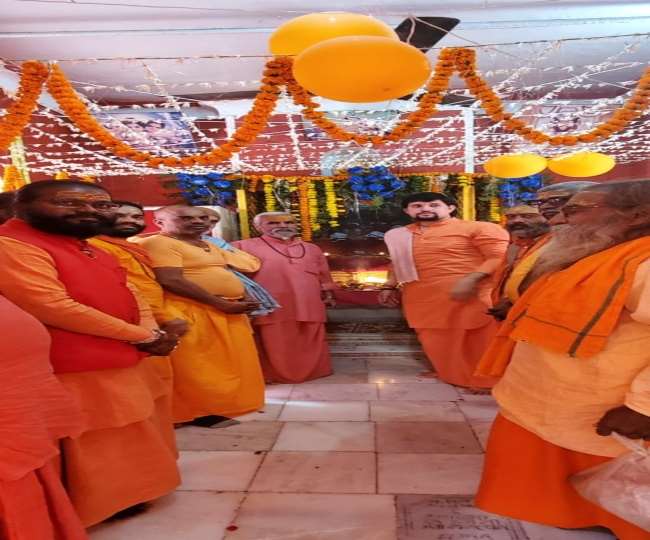Mahatmas celebrated the festival of Lord Kartikeya in Prayagraj with reverence