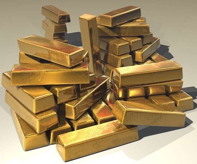 Gold prices fall, silver also cheaper