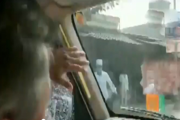 Stones in West Bengal on BJP National President's convoy ...