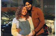 Neha Kakkar shares a picture with Baby Bump after two months of marriage, husband Rohanpreet said this...