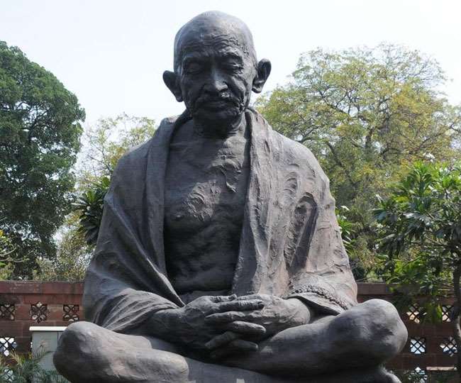 Vandalism in California with Mahatma Gandhi's statue, India raised strong objections; Investigation ongoing
