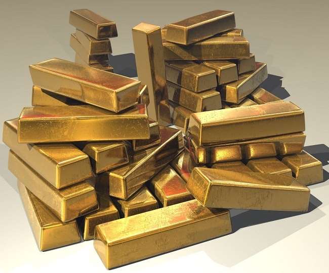 Decline in gold futures, silver also cheaper
