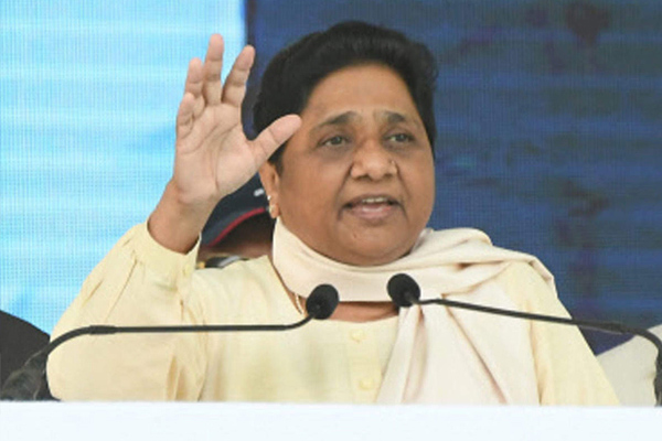 Big shock to Mayawati, Mayor of Meerut joins Samajwadi Party