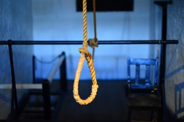 Worker's daughter commits suicide in Hyderabad due to non-deposit of school dues