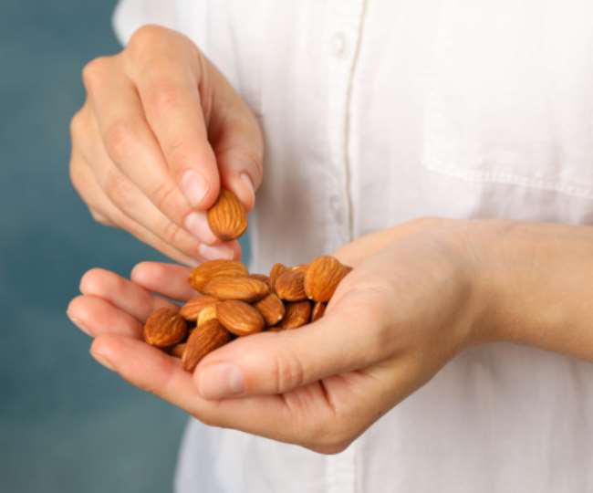 Eat a handful of almonds daily to control weight along with diabetes, cholesterol