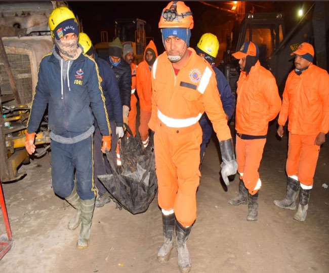 11 bodies found during rescue operation in Tunnel, 58 dead