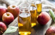 Along with reducing the risk of heart attack, it is also helpful in reducing blood sugar, apple vinegar is a very useful thing.