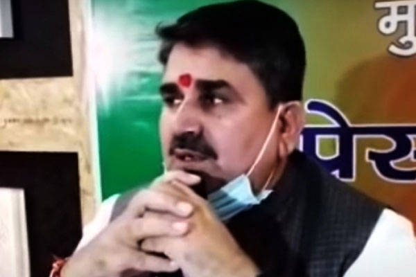 BJP MLA surrounds his own minister in alleged liquor smuggling case