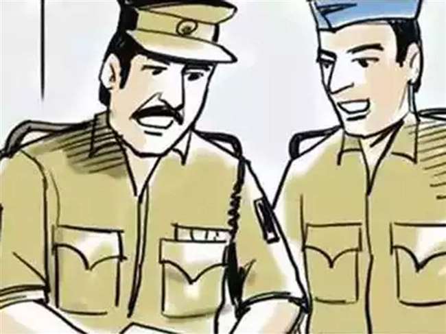 Know what happened next when the girl collided with the bike, the enraged bararatis beat the soldier and tore the uniform