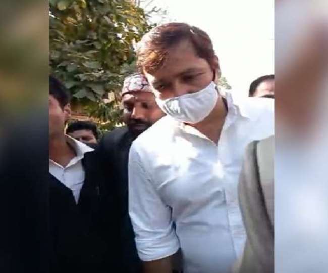 Prayagraj MP / MLA Bahubali former MP sent to jail, Dhananjay Singh surrenders in court