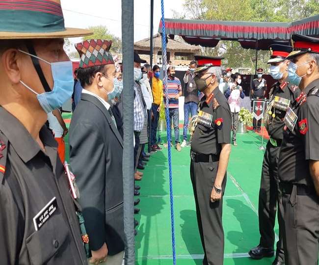 Army Chief General in Sitapur, MM Narwane said- The symbol of pride is the contribution of Sturka village in the Indian Army.