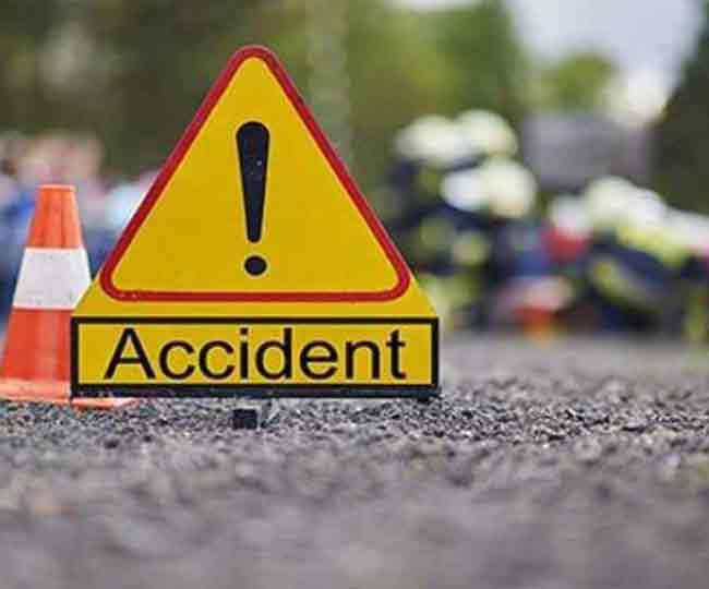 Car overturns on Mussoorie road, two persons died; Five injured