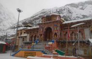 Heavy snowfall in the peaks and rain in low-lying areas for the second consecutive day in Uttarakhand