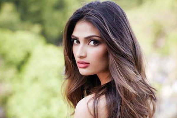 Athiya Shetty told the gray month on April on the status of Kovid