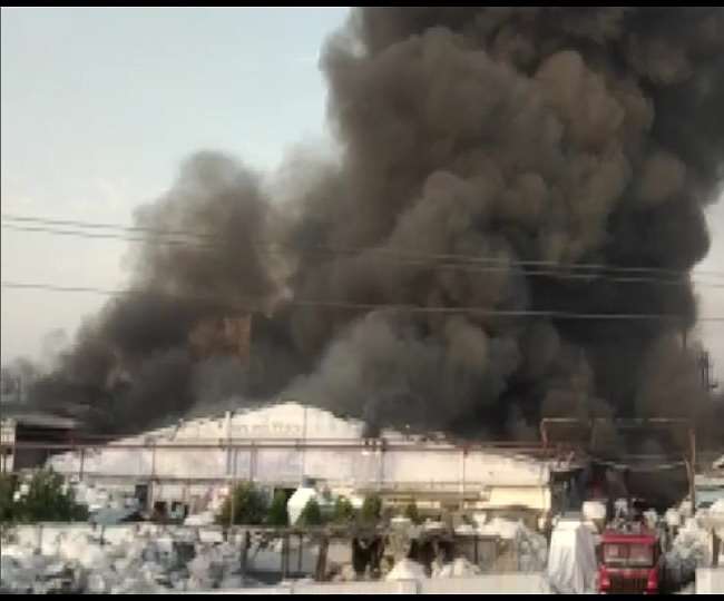 Fierce fire in fiber thread manufacturing factory, loss of crores