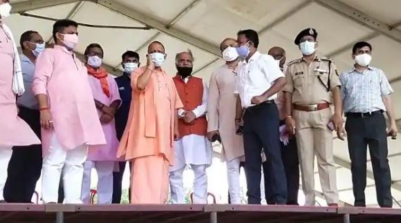 CM Yogi reached Varanasi, inspected the public meeting place and Rudraksh Convention Center, also got to know about the security arrangements