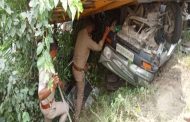 The speeding truck overturned on the Maruti van coming from the front, five people died on the spot in the accident