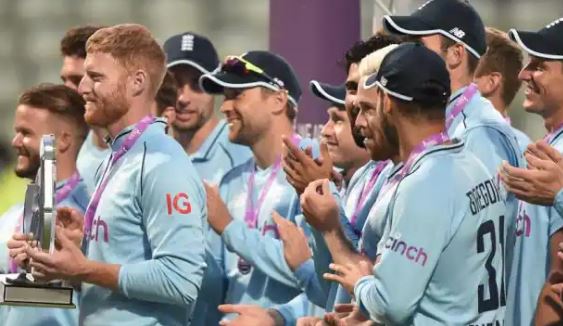 England beat Pakistan by 3 wickets in the third and final ODI, 3-0 clean sweep in the series