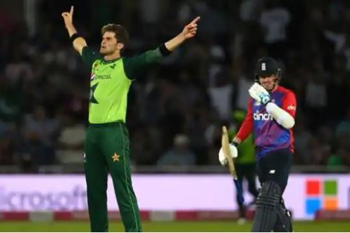 Livingstone's century could not get England to win, Pakistan won the match by 31 runs