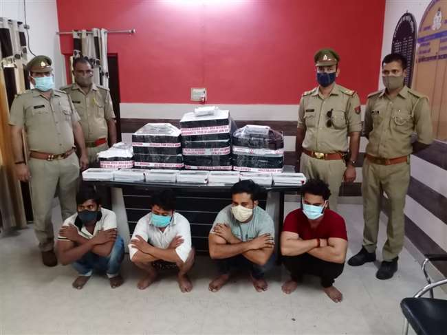 Reebok's fake call center caught in Aligarh, 11 arrested