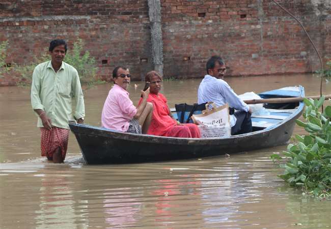 PM Modi took information about flood situation over phone from Varanasi administration, assured all possible help