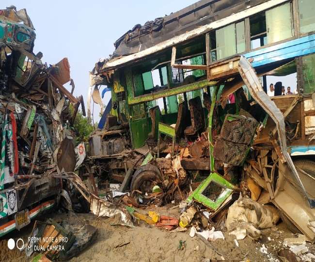 High speed double decker bus and truck collided in Barabanki, 13 killed, many injured