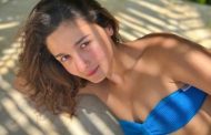 Alia Bhatt shared a tremendous bold photo in a blue bikini, said - we are stars...