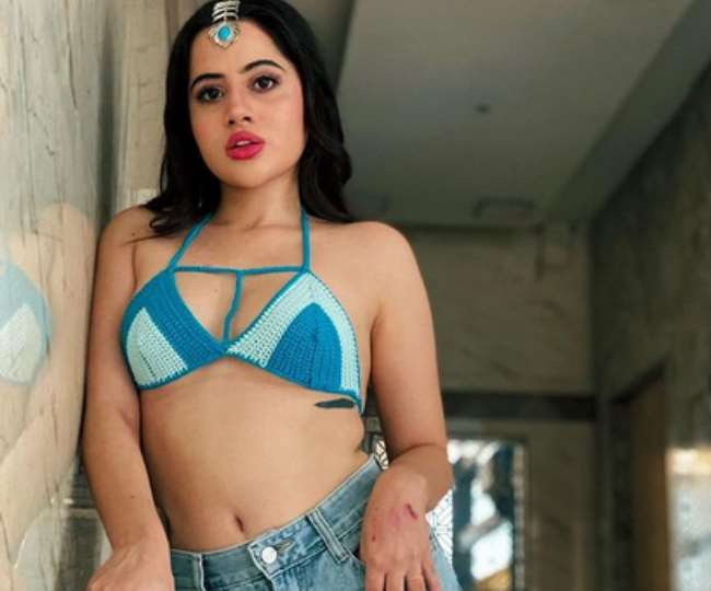 Urfi Javed shared bold pictures in knitted bralette, hand prints caught people's attention