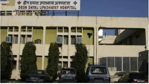 OPD and emergency stalled for four hours in Aligarh's Deendayal Hospital, screaming