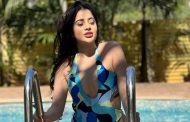 Urfi Javed entered the pool wearing a monokini in the bitter cold, showed such style