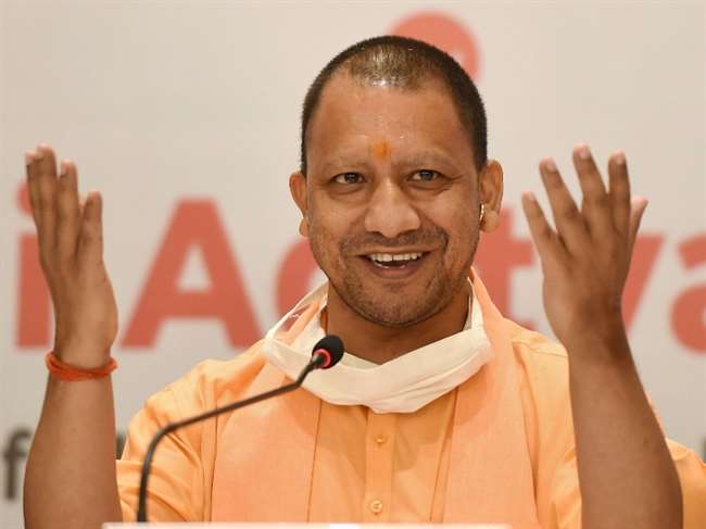 CM Yogi will give free smartphone and tablet gift to one lakh youth today