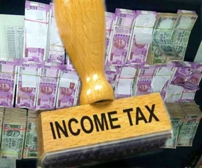 Income tax raids on six locations of hawala traders, three crore recovered, 65 lakh rupees were sent through hawala in Gonda