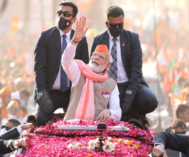 Kashi saffron due to PM Narendra Modi's roadshow, 'Janganga' flow for three kilometers