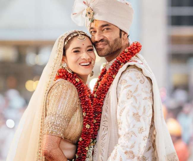 Vicky Jain got bored in two months after marrying Ankita Lokhande, see the love-filled tussle of both in the video