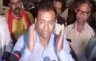 The commissioner of Ransi admitted that there was a mistake in the movement, caught the lekhpal carrying the sealing material in Unnao