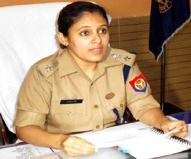 Woman IPS officer went to London without permission, government suspended