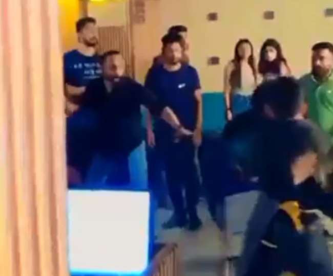 Molestation in the nightclub of Summit Building, drunken youths kicked and punched