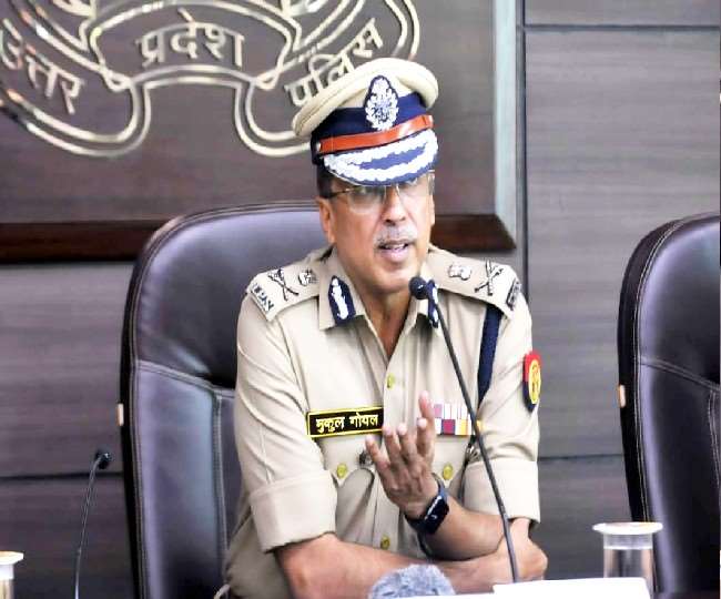 Yogi government's big action on DGP Mukul Goyal, removed from the post and sent to DG Civil Defense