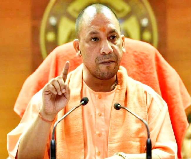 For the first time in UP, farewell of a DGP happened, CM Yogi gave a strong message to the officers