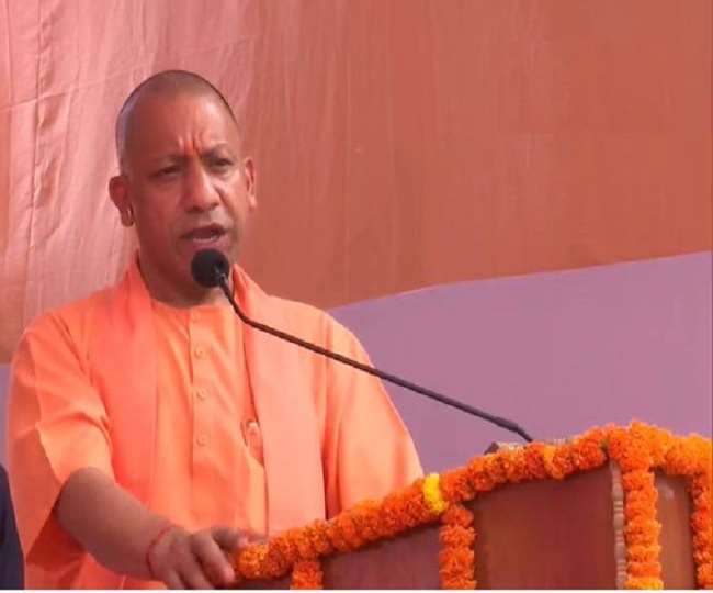 CM Yogi said in Kashi: People of every religion and sect will get land for Math-Dharamshala in Ayodhya