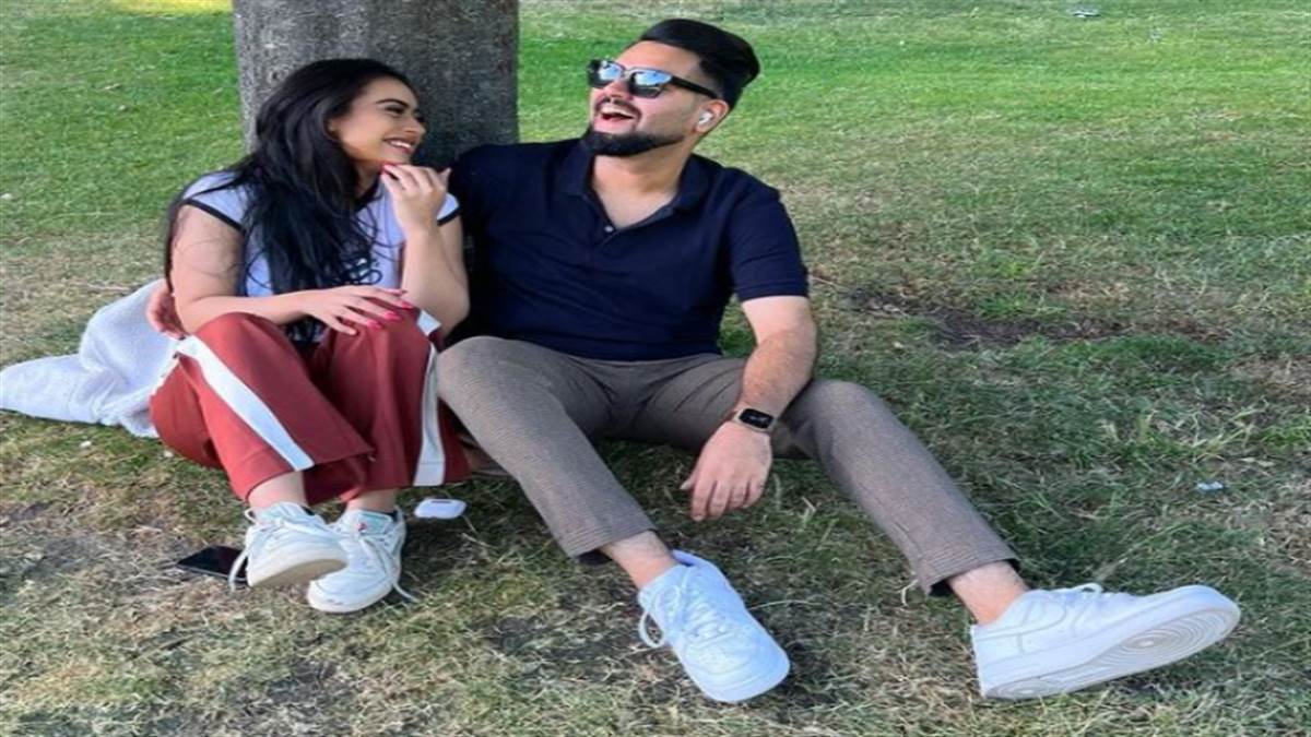 Ajay Devgan's daughter Nyasa was seen having fun with this man in London, pictures went viral
